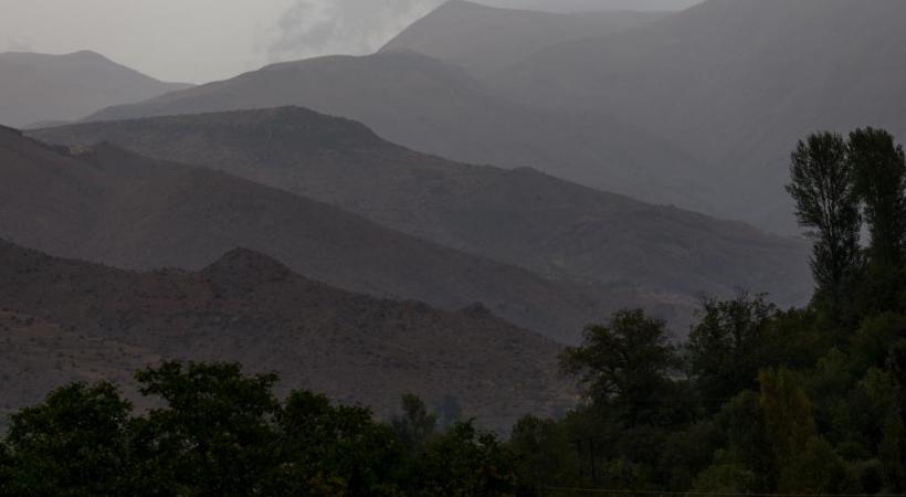 Erevan, avec derrière, le Mont Ararat, montagne sacrée des Arméniens.  Le monastère de Tatev. DR Erevan la nuit. DR 