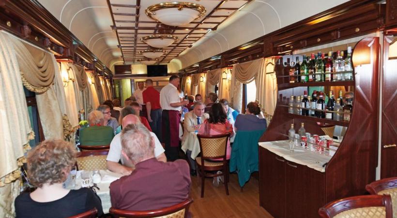 Les couloirs sont l’âme du train. ROLAND JUNG 