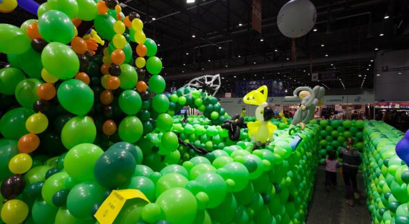 Après le labyrinthe de 11’000 ballons en 2013, place cette année au chalet. DR 