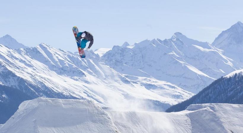 Magnifique panorama depuis le télésiège de l’Eterholle. L’arrivée des Rois Mages. Chiens de traîneau dans la plaine de La Muraz. Cadre grandiose pour le snowpark. 