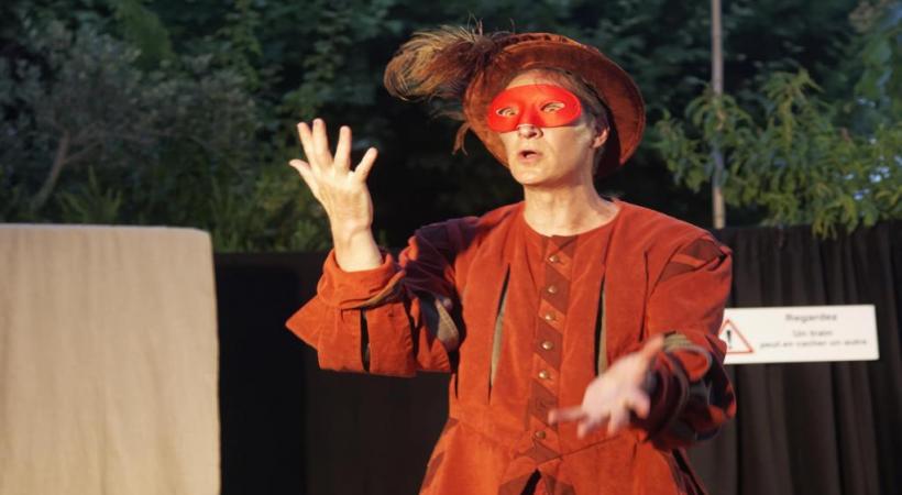 Ce n’est pas du Gogol, mais  «Le Manteau» de Philippe léchaire est tout autant mystérieux et divertissant. DR 