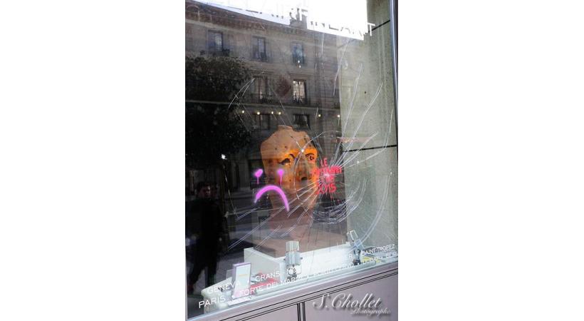 Il manquait  près de 90 policiers le soir du la manif sauvage où des édifices ont été souillés  (ici le Grand Théâtre), des commerces saccagés, des banques taguées… STéPHANE CHOLLET 