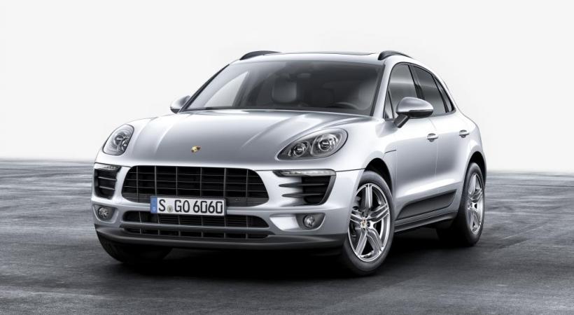 PORSCHE MACAN.