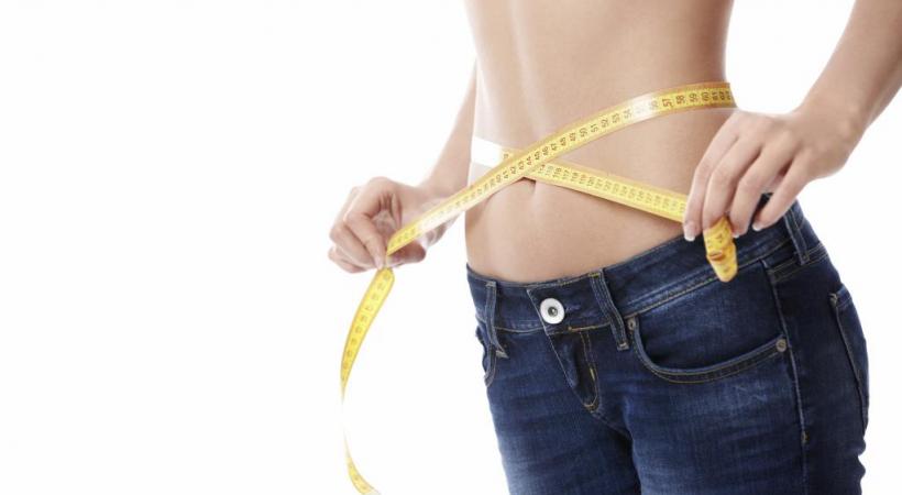 Un ventre plat avant la belle saison, c’est possible!  ISTOCK/DEKLOFENAK 