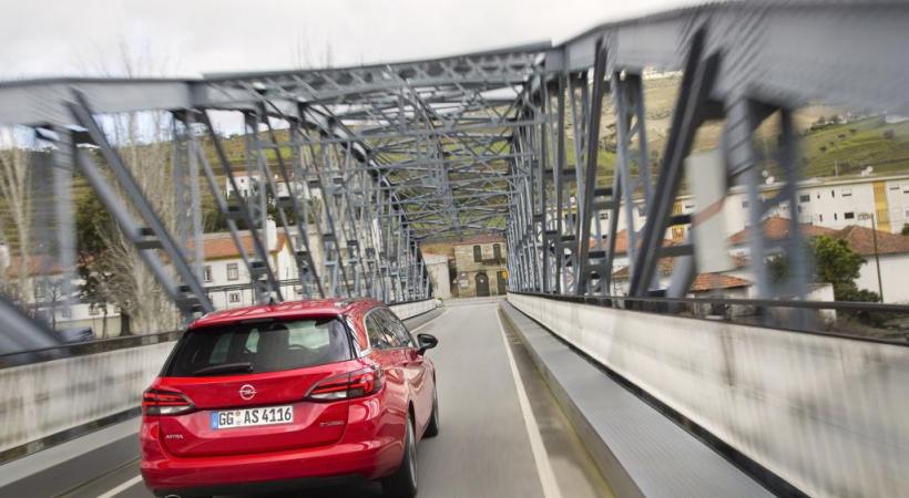 OPEL ASTRA SPORTS TOURER