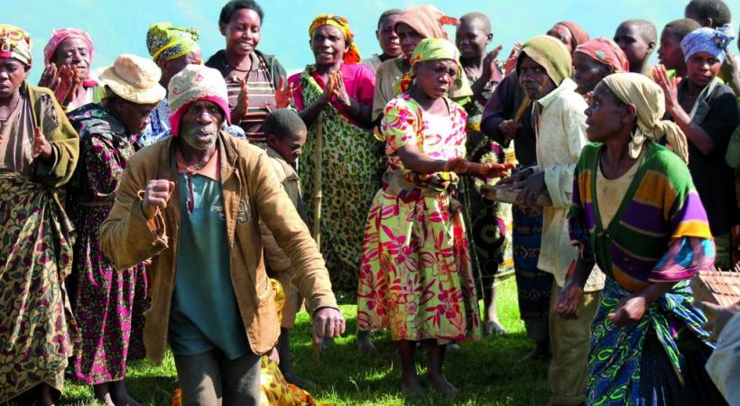 La population ougandaise vous accueille avec des chants et des danses. 