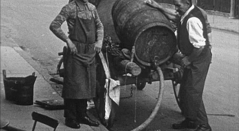 En l’espace de quelques décennies, la viticulture genevoise est passée d’un artisanat «intuitif» à une véritable science du vin.  MARC BRACHARD