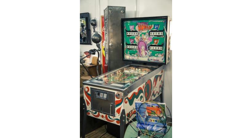 «Les jours vintage», un salon pour chiner. AURELIEN BERGOT/DR L’association Amici della Vespa et ses anciens modèles de deux-roues mythiques. AURELIEN BERGOT/DR Plongée dans l’univers des vieux magazines. AURELIEN BERGOT/DR Ne manquez pas le défilé Street People, dimanche 13 novembre. AURELIEN BERGOT/DR Une partie de flipper? AURELIEN BERGOT/DR 