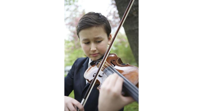 Daniel Lozakovitj, 15 ans et un talent fou. ALEXANDER SHAPUNOV Daniel Lozakovitj. A. WANG3 