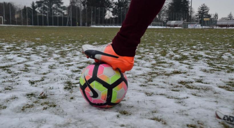 Trous, neige et glace rendent les terrains d’entraînement impraticables. STéPHANE CHOLLET 