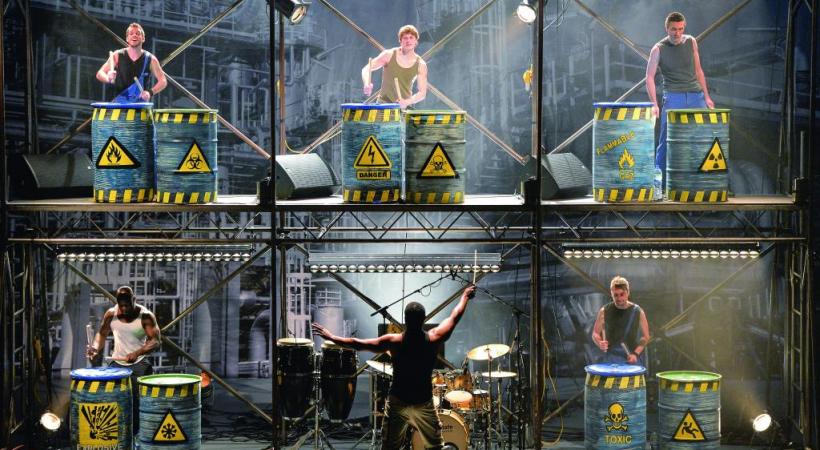 Un mélange de danses urbaines, percussions et acrobaties qui déménage. PHILIPPE FRETAULT 