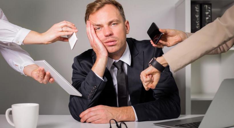 La pression au travail est l’une des causes principales du burn-out. GETTY IMAGES/GRINVALDS 