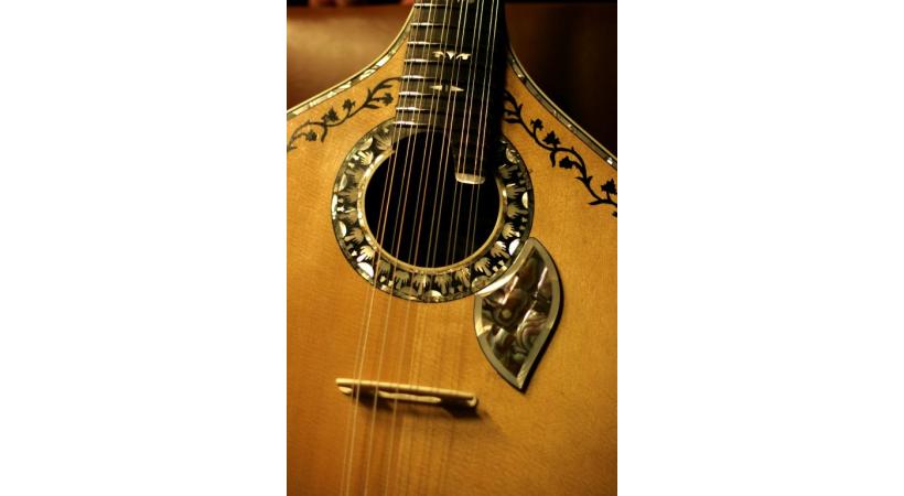 Guitare portugaise pour le fado.