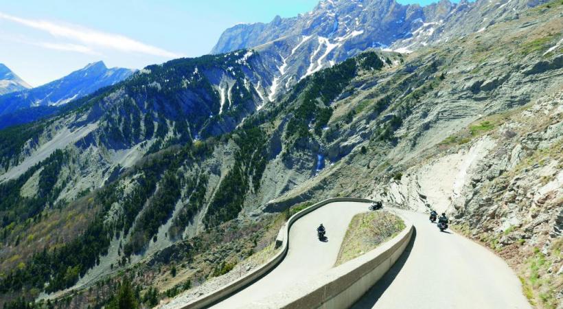 Un décor grandiose attend les participants de ce rallye. EDELWEISS-YNRA 