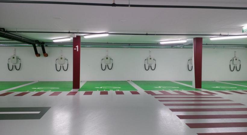 136 places de recharge sont réparties dans 17 parkings, à disposition des automobilistes. DR  