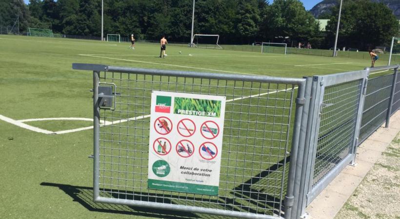 La pelouse artificielle ouverte au public a beaucoup souffert. DR 