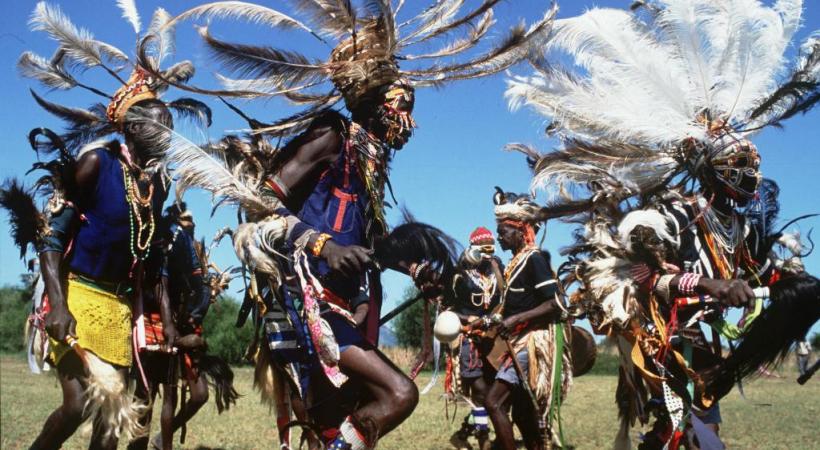Danseurs turkanas traditionnels.