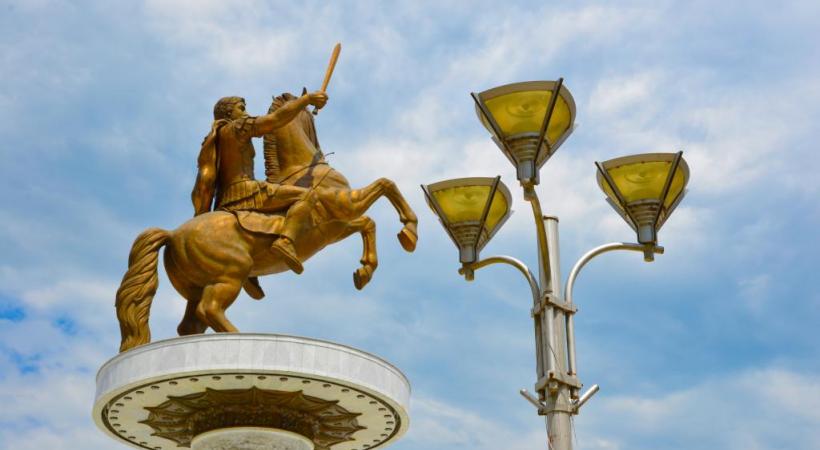 Le lac Ohrid est une étape incontournable lors d’un voyage en terres macédoniennes. DR Les monastères sont légion en Macédoine. DR. Les statues tentent de faire croire à un glorieux passé. DR Skopje est une capitale particulièrement atypique. DR 