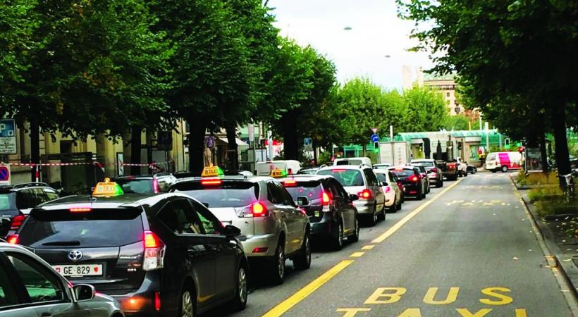 Les taxis pourront-ils à nouveau emprunter les voies de bus lorsqu’ils n’ont pas de clients? DR 