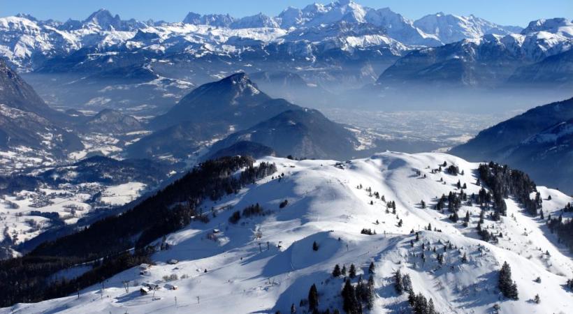 Le Massif des Brasses avec le Mont-Blanc en toile de fond. DR 