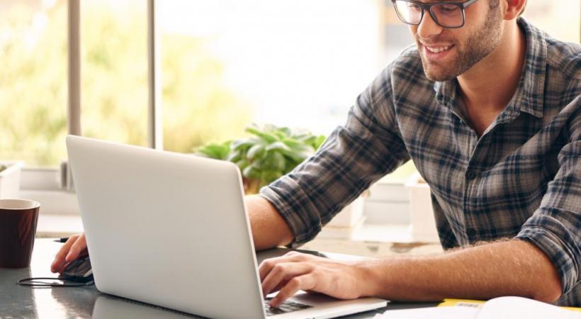 «JobIn» propose huit modules via plus de 70 vidéos. GETTY IMAGES/NAKOPHOTOGRAPHY 