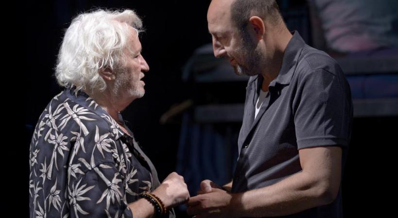 Gepetto (Kad Merad) écoute attentivement les conseils de Robert (Niels Arestrup).  PASCAL GELY 