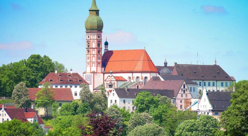 Vue sur le Theater am Gärtnerplatz depuis la terrasse de l’hôtal Deutsche Eiche.  