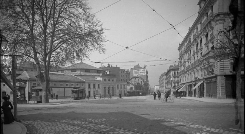 Place du Cirque. dr