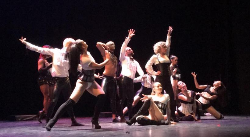 Un spectacle qui réunit sur scène une grande variété d’artistes. DR 