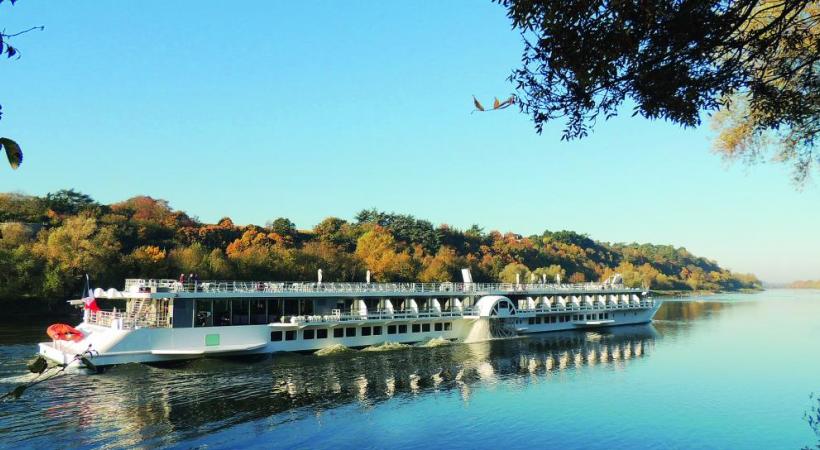 L’Erdre vue depuis le pont Saint-Michel à Nantes. La sixième ville de l’Hexagone est considérée comme la capitale verte de l’Europe. 123RF/THOMAS PAJOT L’île de Nantes et son fameux éléphant mécanique de 12 mètres de haut. Impressionnant! CROISIEUROPE Les chantiers de l ‘Atlantique à Saint-Nazaire. VILLE DE SAINT-NAZAIRE Le «MS Loire Princesse», un bateau qui vous fera découvrir, au rythme agréable de l’eau, une région d’une grande diversité. CROISIEUROPE 