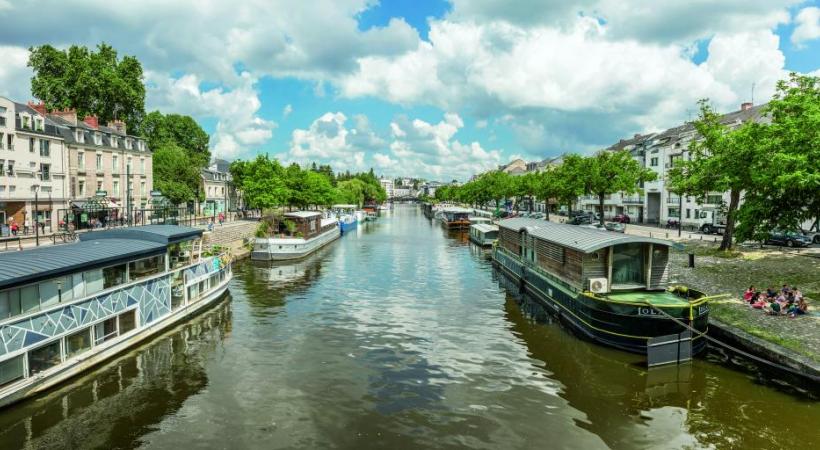 L’Erdre vue depuis le pont Saint-Michel à Nantes. La sixième ville de l’Hexagone est considérée comme la capitale verte de l’Europe. 123RF/THOMAS PAJOT L’île de Nantes et son fameux éléphant mécanique de 12 mètres de haut. Impressionnant! CROISIEUROPE Les chantiers de l ‘Atlantique à Saint-Nazaire. VILLE DE SAINT-NAZAIRE Le «MS Loire Princesse», un bateau qui vous fera découvrir, au rythme agréable de l’eau, une région d’une grande diversité. CROISIEUROPE 