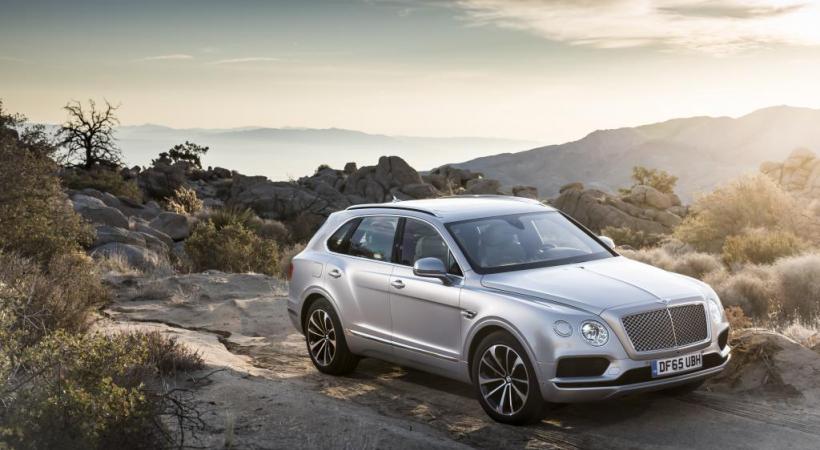 La nouvelle Ferrari 488 Pista. PHOTOS DR L’Alpine Renault renaît. La grande berline Jaguar XJR. 