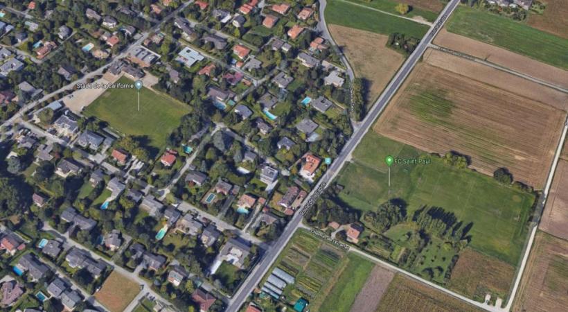 Le terrain B, en zone agricole, se situe à droite de la route de la Capite. DR 