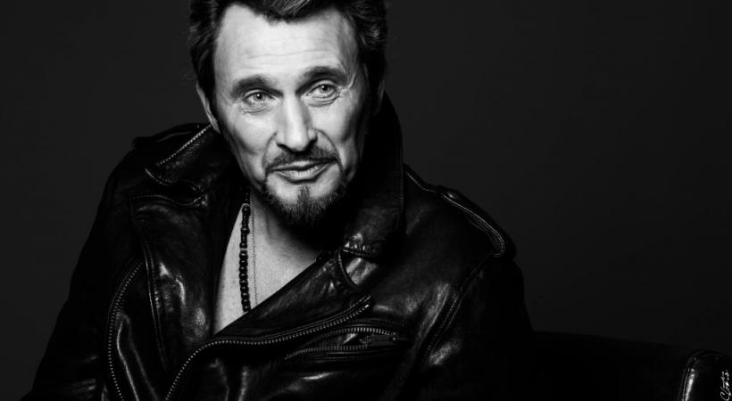 Le look, la voix, la gestuelle… Johnny Vegas fait revivre l’«idole des jeunes». DR 