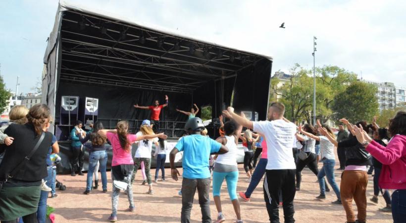 Roller disco, foot de rue, graffitis, flash-mob et bien d’autres animations. C.MEUWLY/VILLE DE GENèVE 