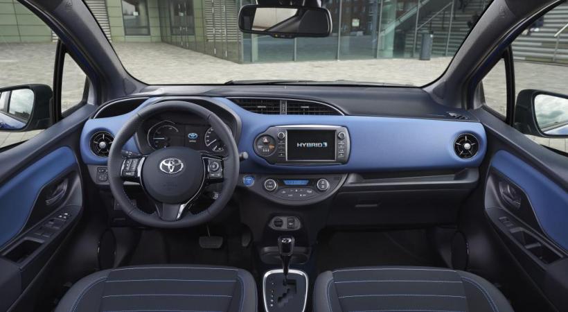 TOYOTA YARIS HYBRIDE  DR 