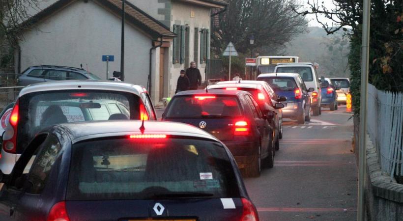 Chaque matin, près de 5000 véhicules transitent par les petites douanes. E. ALDAG 
