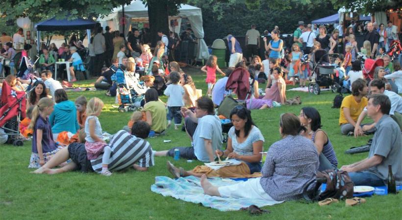 Des concerts à savourer sous le arbres. DR 