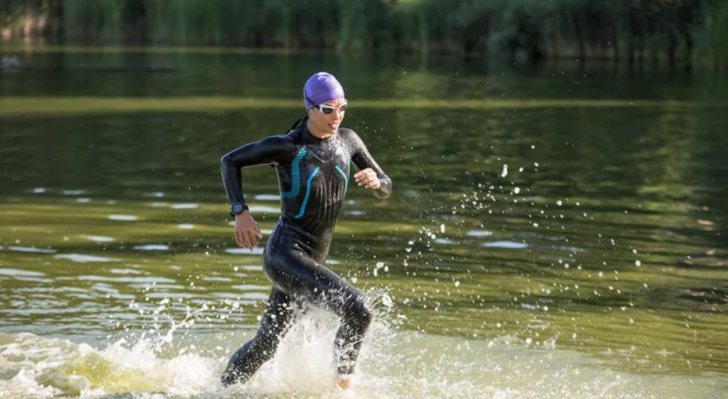Vernier SwimRun est une épreuve sportive inédite qui combine natation et course à pied.  123RF/ANDRIY BEZUGLOV 