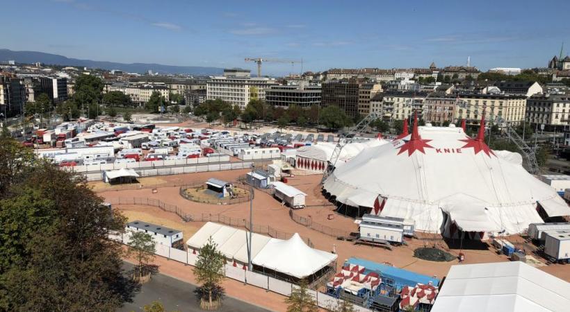 Cette année, Knie a pu installer toutes ses infrastructures sur la Plaine. CHRISTINE ZAUGG