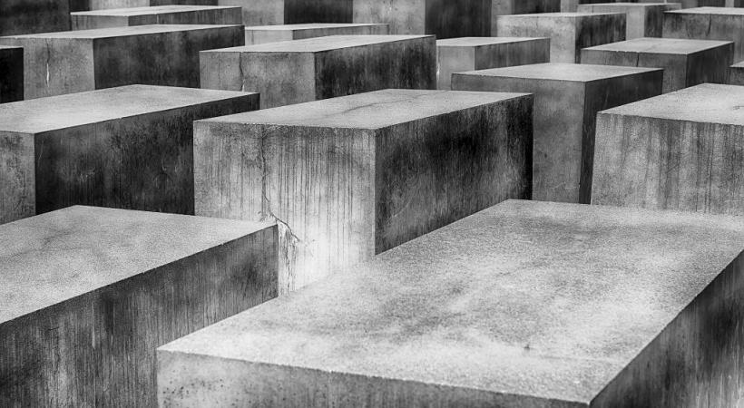 Le mémorial de l’Holocauste est formé  de milliers de blocs de pierre. PIXABAY