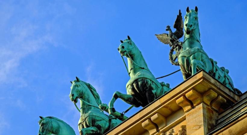 Cette sculpture symbolise la rencontre des quartiers de Treptow, Kreuzberg et Friedrichshain. 123RF/RICUL