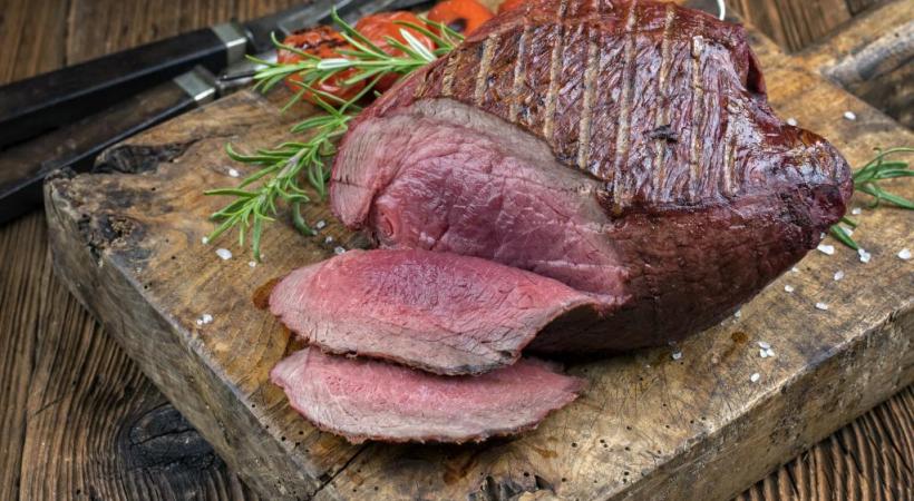 La viande de gibier reste juteuse si elle est grillée ou saisie rapidement. 123RF/HEINZ LEITNER 