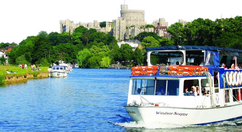 Les mini-croisières sur la Tamise sont très prisées des touristes.