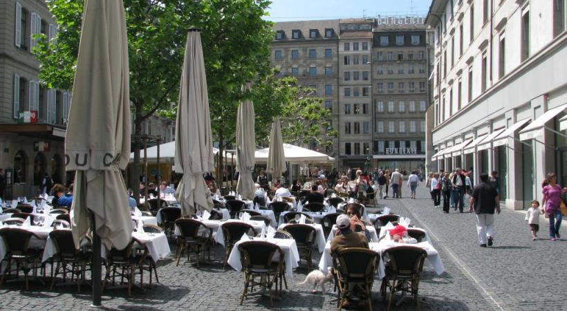 Cet automne, les Genevois peuvent profiter des terrasses plus longtemps 
