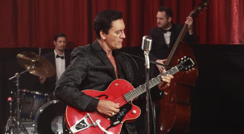 Le rocker rend hommage aux sonorités uniques d’Elvis Presley. ALEX FADEL