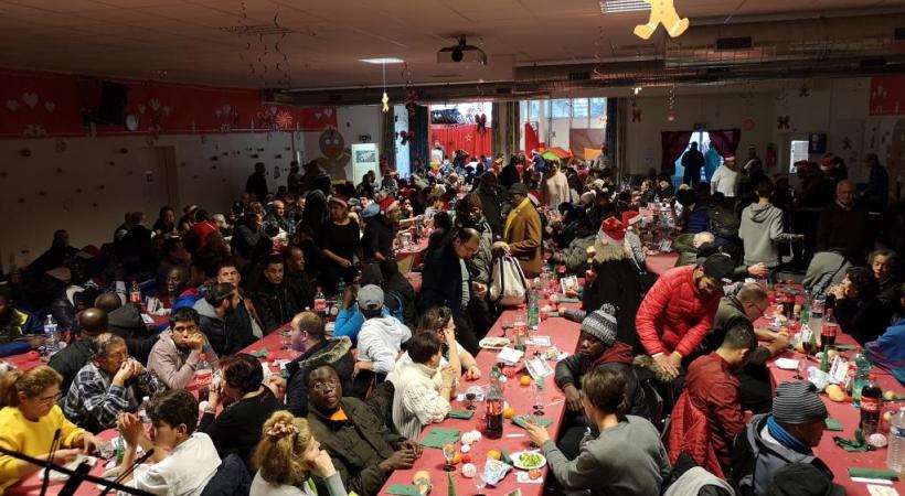 Cette année encore, le repas de Noël au Caré a été synonyme de partage et de chaleur. DR