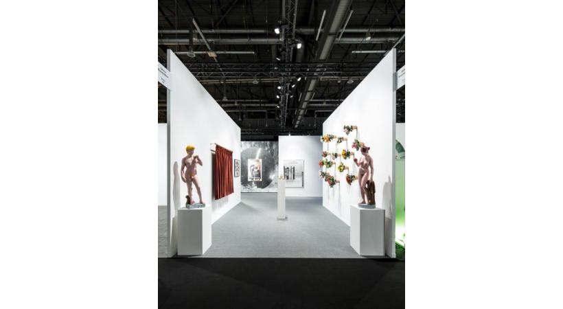 Cette année, artgenève élargit son offre, incluant les arts décoratifs, le design historique