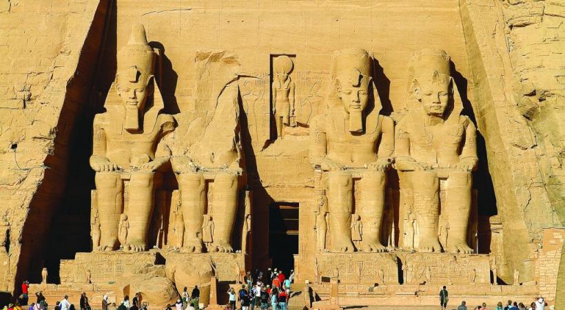 Le site d’Abou Simbel et ses colosses, taillés à même la roche. Fascinant. 123RF/HECKE