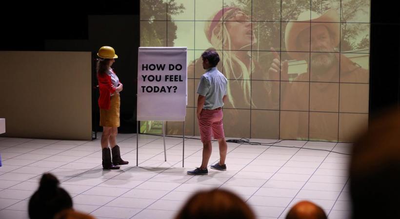 La pièce est un dyptique, elle est donc composée de deux tableaux. DR